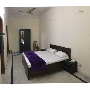 Standard Double Room, 1 King Bed | In-room safe, desk, rollaway beds, free WiFi - Aman Inn (Greater Noida)