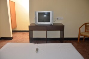 Desk, free WiFi, bed sheets - Ferreira Resort (Mawal)