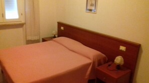 Tremannsrom | 1 soverom, safe på rommet, skrivebord og wi-fi (inkludert)