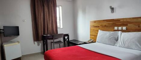 룸 | 책상, 암막 커튼, 방음 설비, 다리미/다리미판