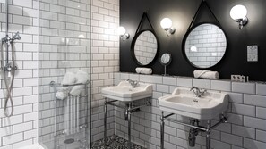 Riverside Deluxe Twin | Bathroom | Combined shower/bathtub, free toiletries, hair dryer, towels - The Bridge (Macclesfield)