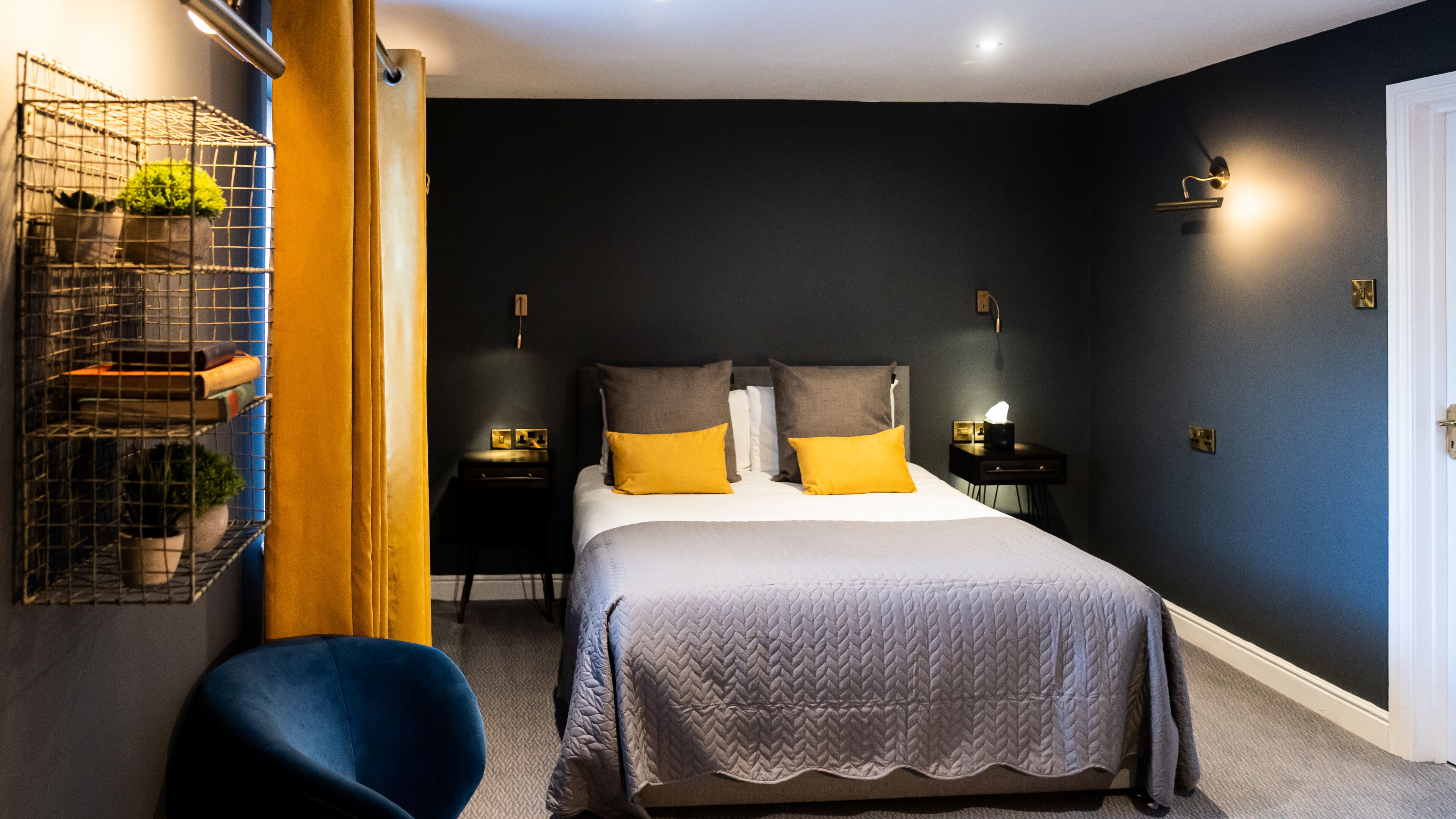 Habitación | Escritorio, wifi gratis, ropa de cama