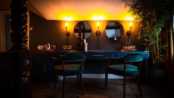 Luxury Room, 1 King Bed | Desk, free WiFi, bed sheets