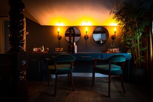 Luxury Room, 1 King Bed | Desk, free WiFi, bed sheets