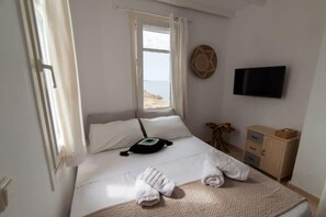 4 bedrooms, desk, iron/ironing board, free WiFi - 180 ° View PRIVATE Pool Villa Choulakia to enjoy SUN kissing SEA (Mykonos)