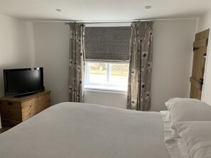 Superior Double room, (Put-up bed for 1 extra person available on request) | 다리미/다리미판, 여행용 아기침대, 무료 WiFi, 침대 시트
