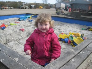 Children's play area - outdoor - Logballe Camping and Cottages Hotel (Stouby)
