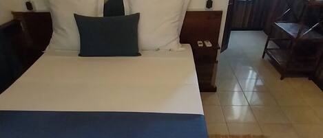 Panorama tweepersoonskamer, 1 slaapkamer, niet-roken, uitzicht op zee | Een kluis op de kamer, individueel gedecoreerd, individueel gemeubileerd