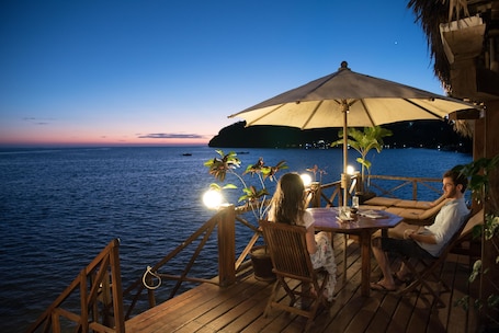 Breakfast, lunch, dinner served; local and international cuisine