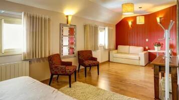 Quarto casal ou duplo superluxo | Frigobar, cofres nos quartos, escrivaninha, cortinas blackout