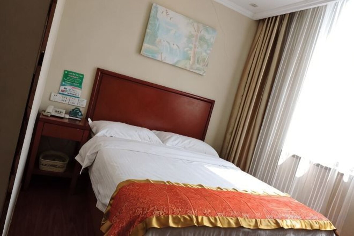 Blackout drapes, iron/ironing board, WiFi (free)