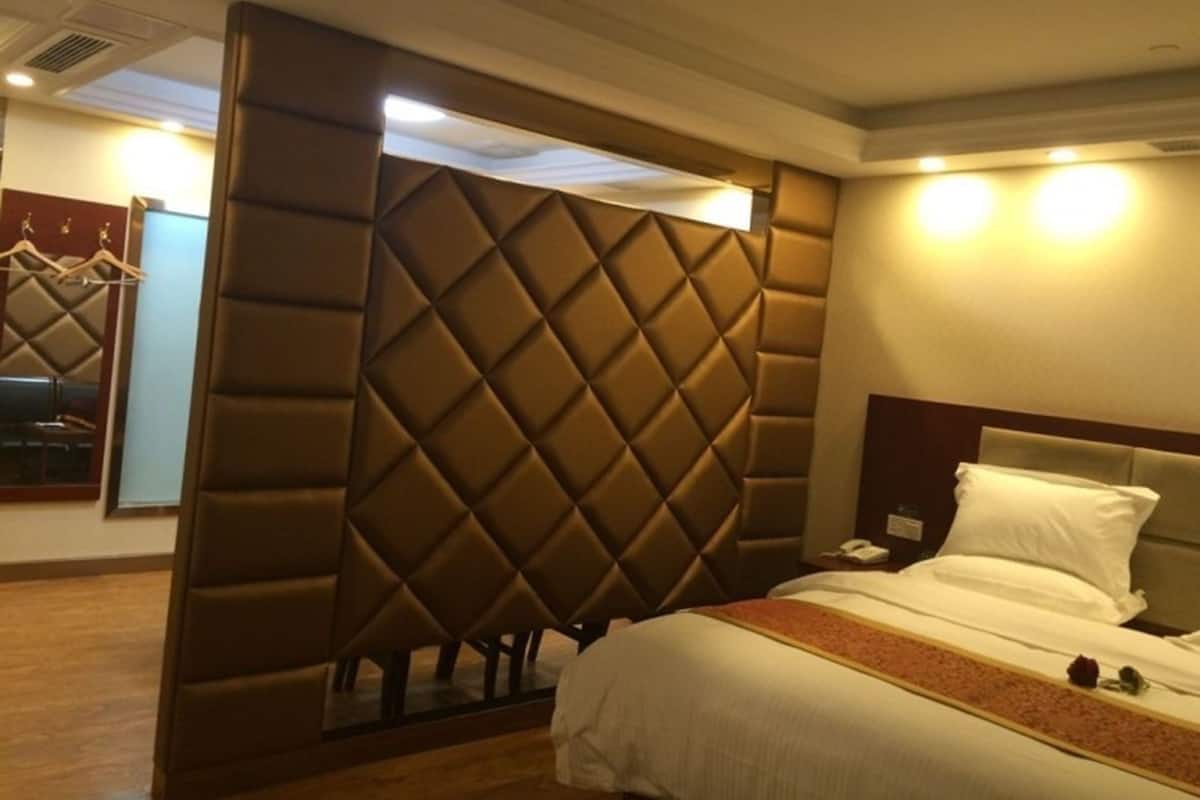 1 dormitorio, caja fuerte, cortinas opacas