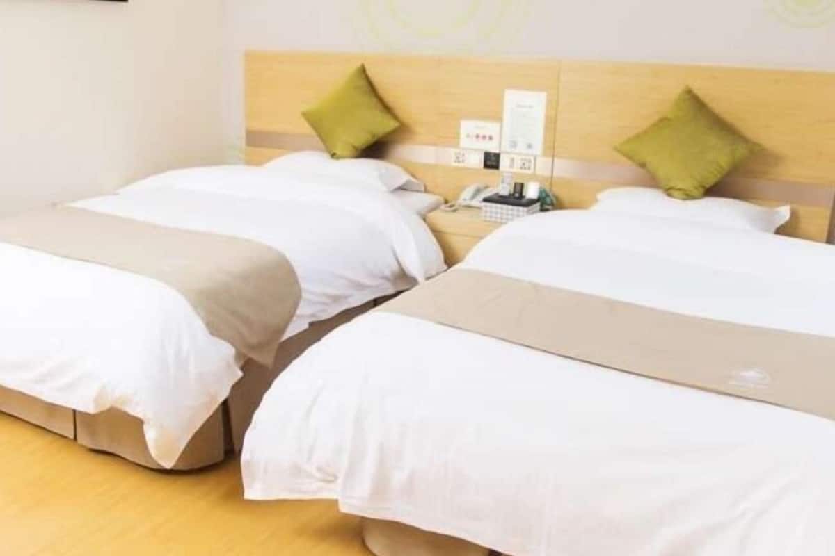 Cortinas blackout, tabla de planchar con plancha y wifi gratis