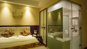 King Room | 1 bedroom, blackout curtains, iron/ironing board, free WiFi