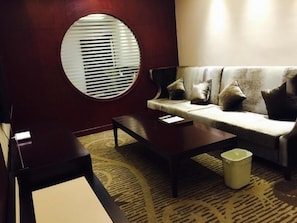 Cortinas blackout, tabla de planchar con plancha y wifi gratis