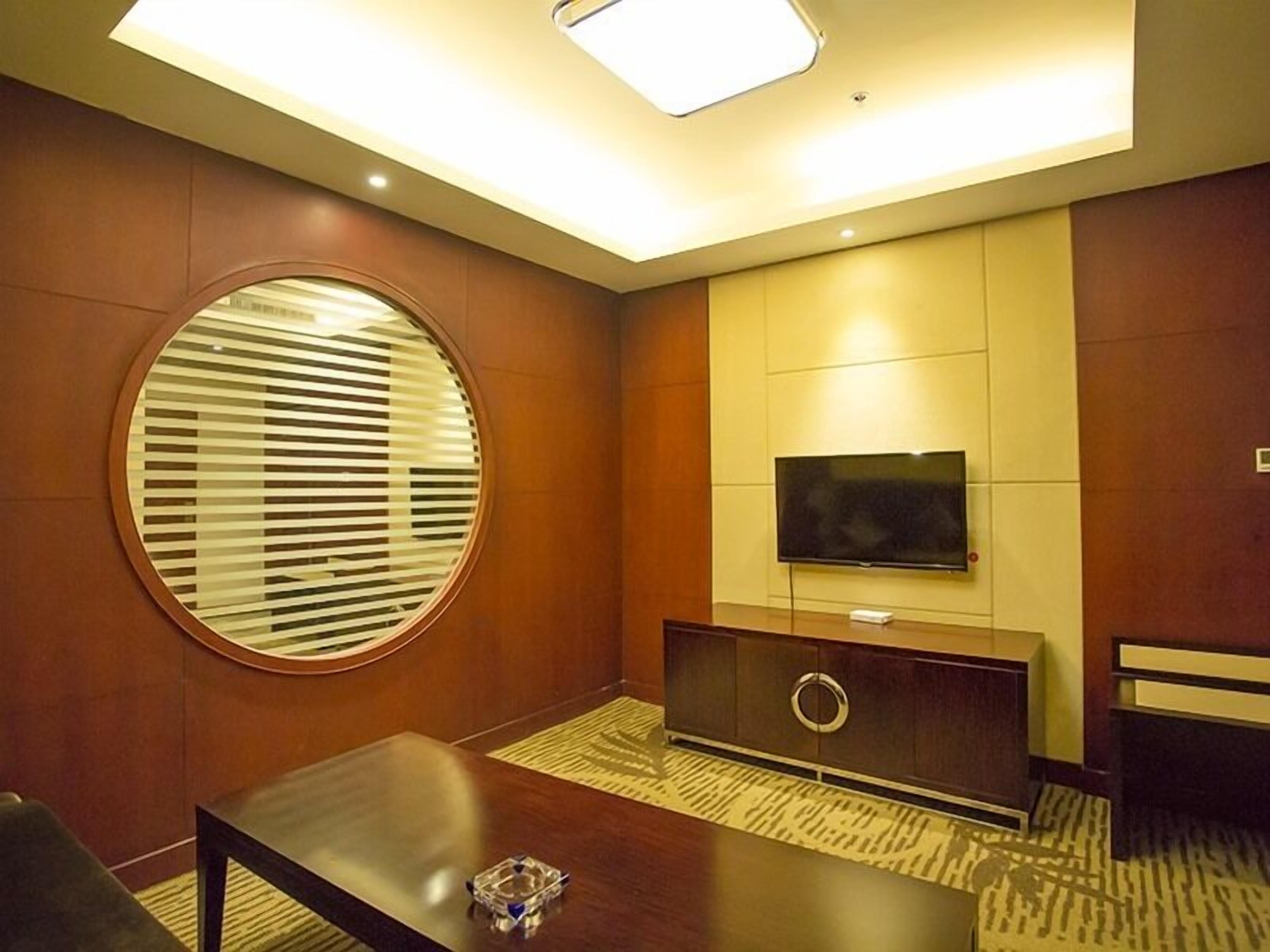 Phòng Suite Superior | Màn/rèm cản sáng, bàn ủi/dụng cụ ủi quần áo 