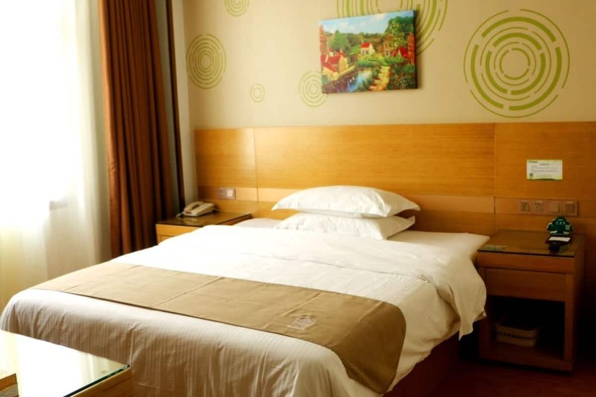 Blackout drapes, iron/ironing board, free WiFi
