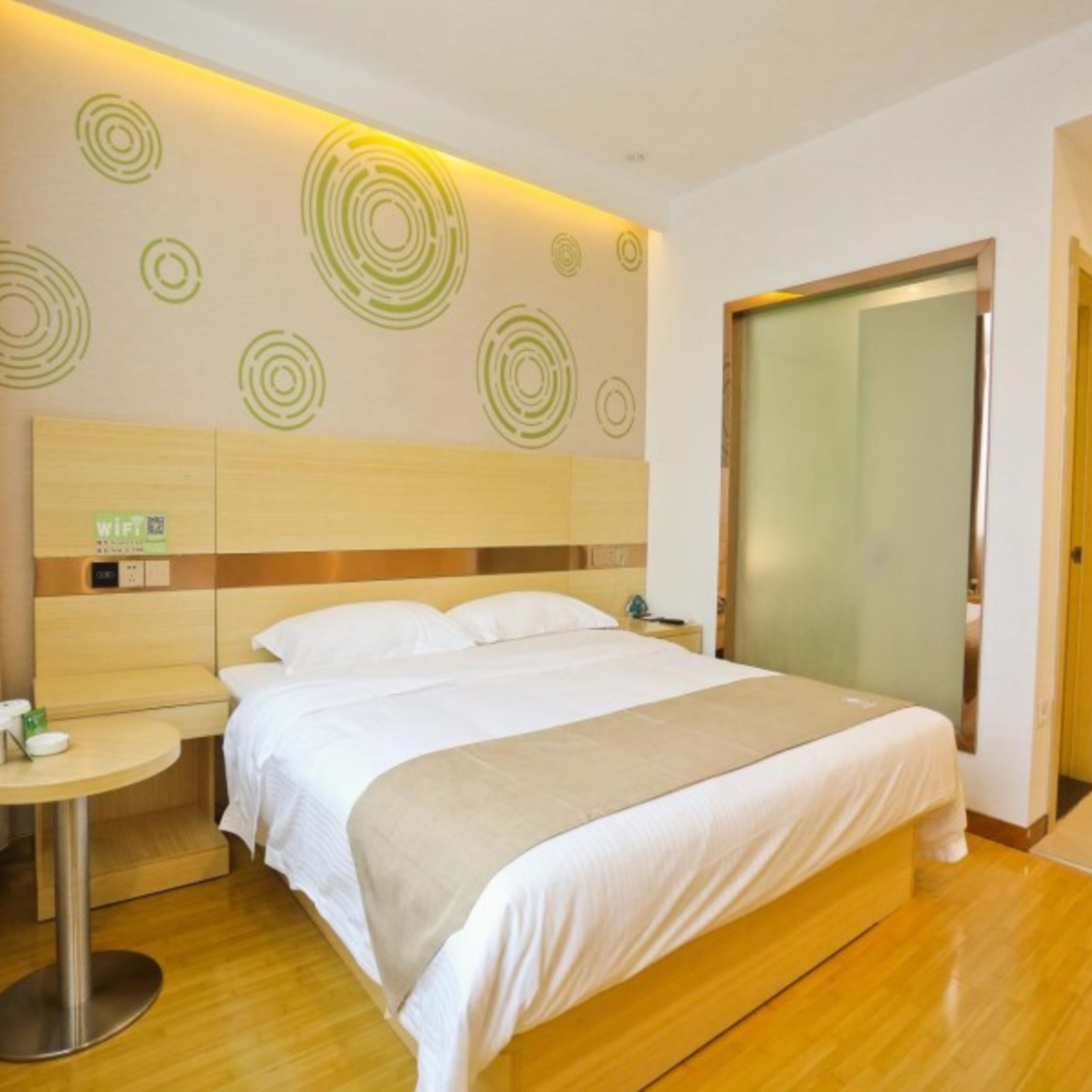 Business Double Room, Non Smoking | Blackout drapes, iron/ironing board, free WiFi