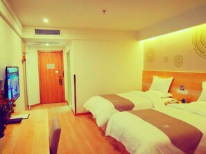 Cortinas blackout, tabla de planchar con plancha y wifi gratis