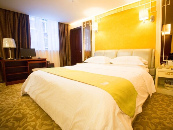 Zimmersafe, Verdunkelungsvorhänge, Bügeleisen/Bügelbrett