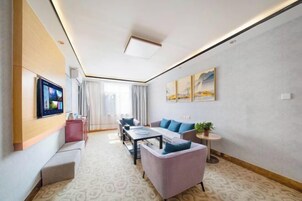 遮光窗帘、熨斗/熨板、免费 WiFi