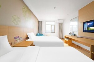 Cortinas blackout, tabla de planchar con plancha y wifi gratis 