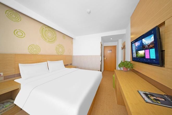 Verdunkelungsvorhänge, Bügeleisen/Bügelbrett, kostenloses WLAN