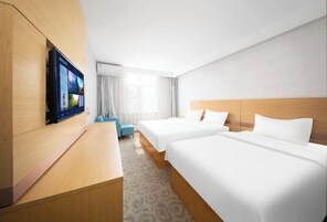 Cortinas blackout, tabla de planchar con plancha y wifi gratis 