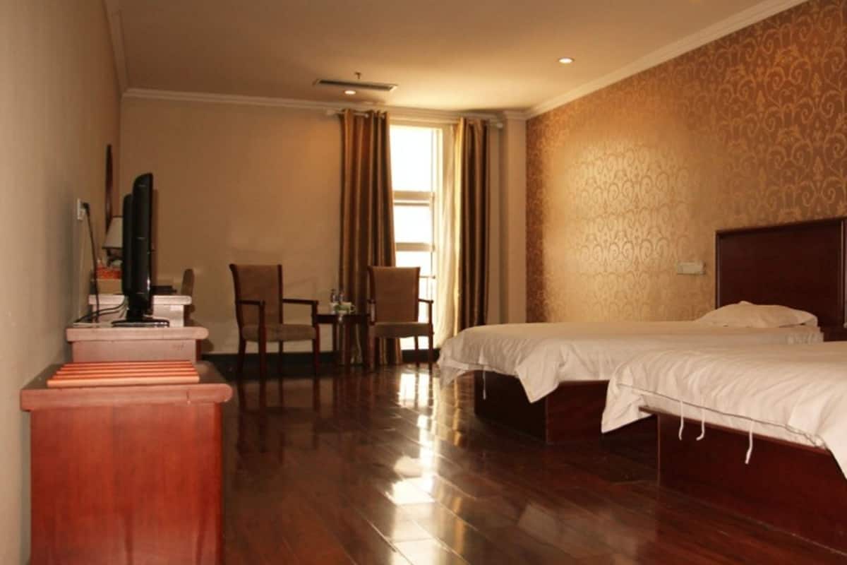 Cortinas blackout, tabla de planchar con plancha y wifi gratis