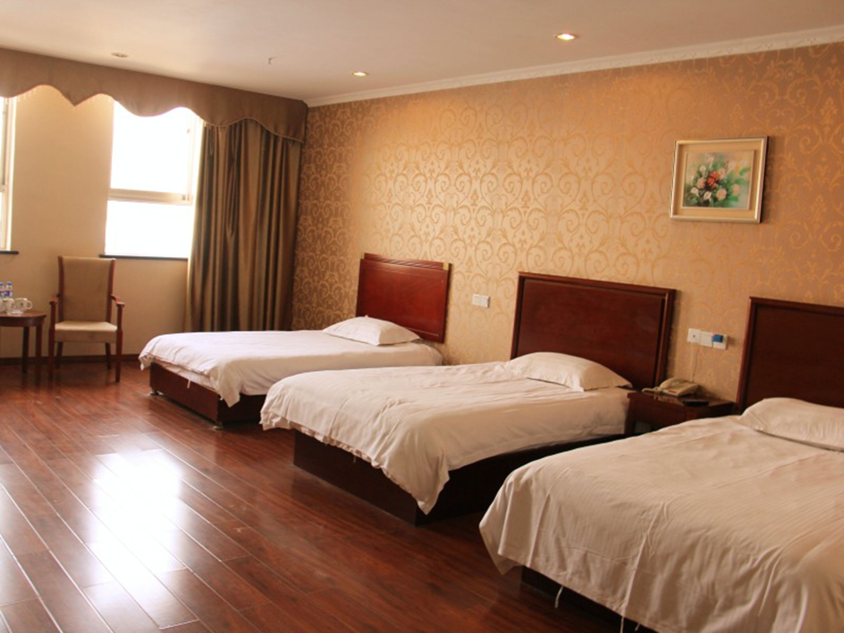 triple room | blackout curtains, iron/ironing board, free wifi