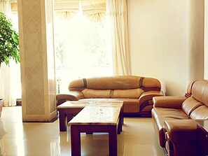 Suite - GreenTree Inn Lianyungang Ganyu South Station Express Hotel (Lianyungang)