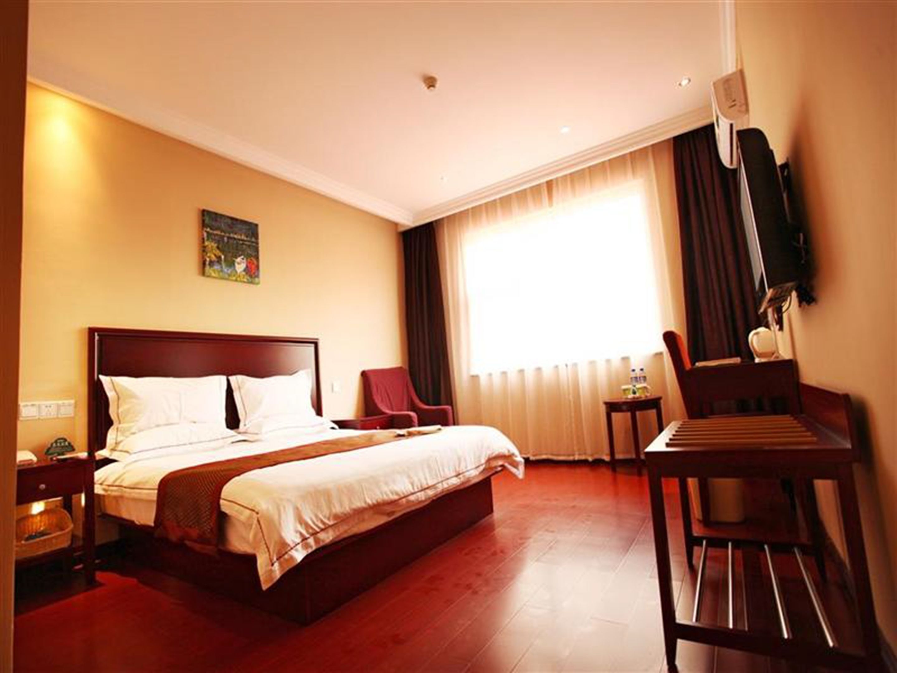 In-room safe, blackout drapes, iron/ironing board, free WiFi