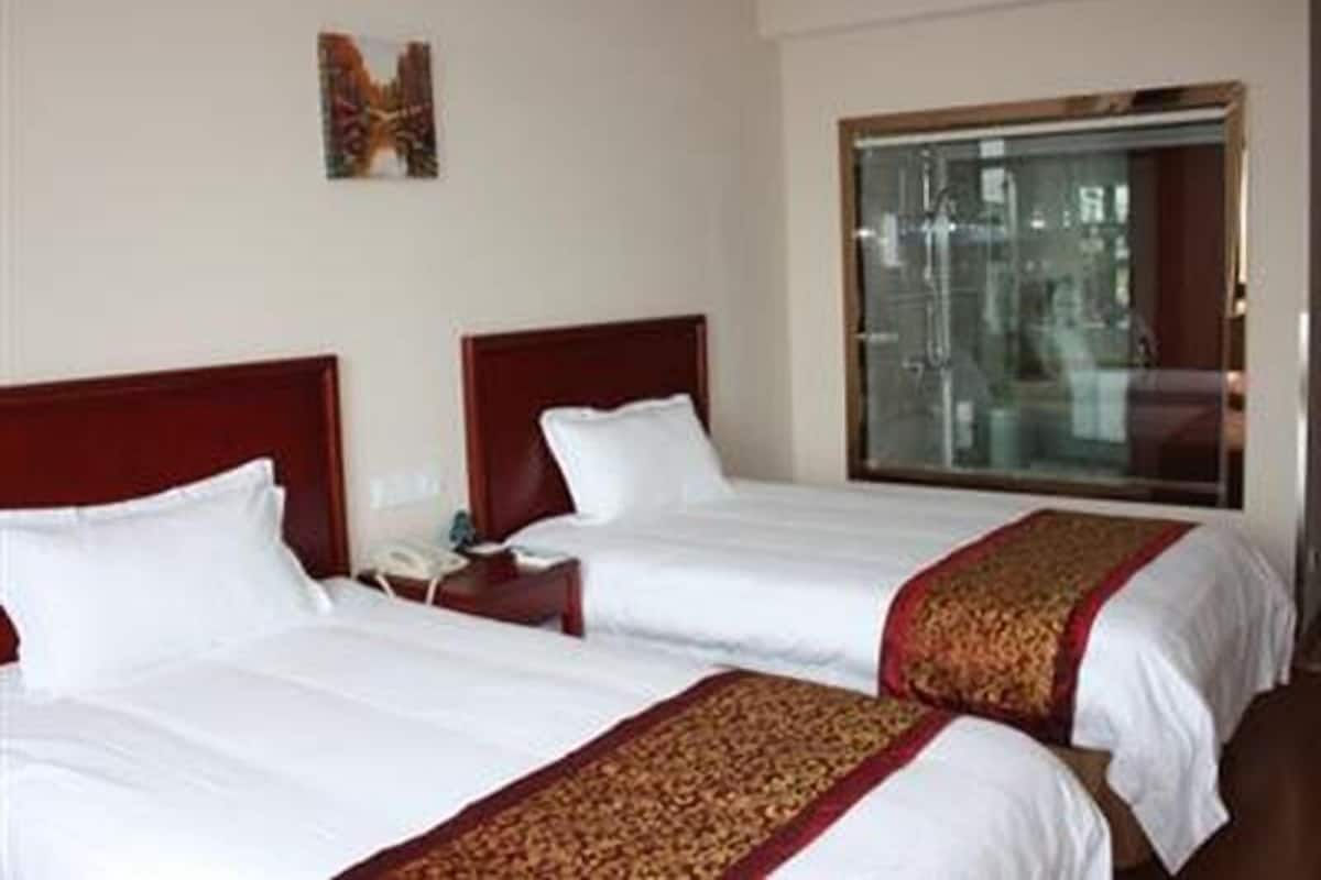 Blackout curtains, iron/ironing board, free WiFi