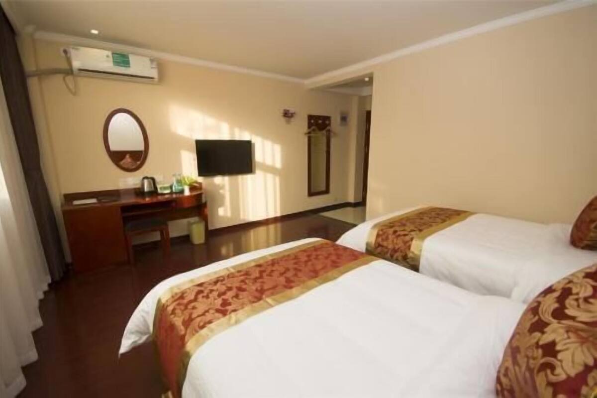 Blackout curtains, iron/ironing board, free WiFi