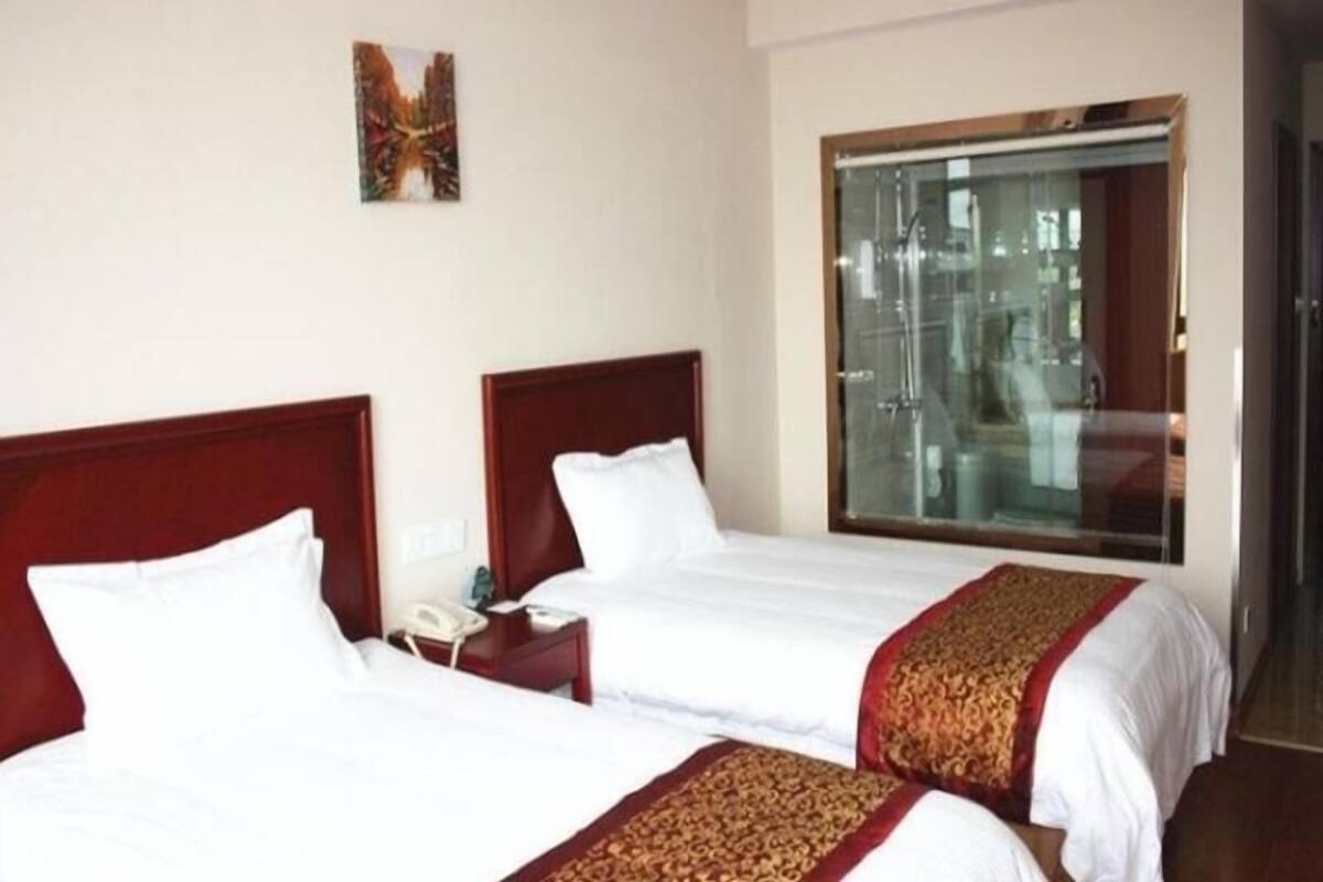 Blackout curtains, iron/ironing board, free WiFi