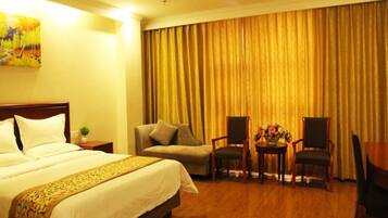 Rideaux occultants, fer et planche Ă repasser, Wi-Fi gratuit