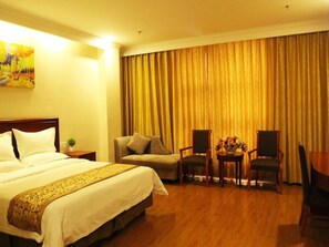 Blackout curtains, iron/ironing board, free WiFi, bed sheets - GreenTree Inn ZhangJiaKou XiaHuaYuan District XinChen Road Express Hotel (Zhangjiakou)