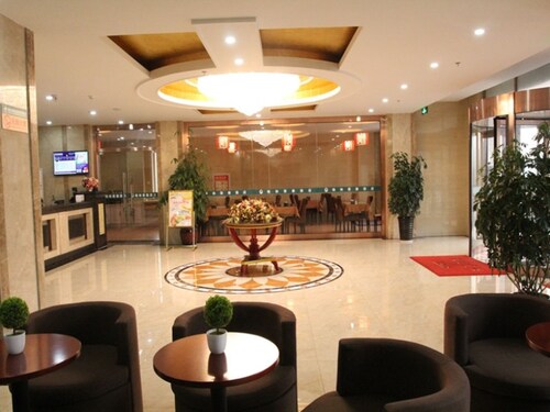 GreenTree Inn ZhangJiaKou XiaHuaYuan District XinChen Road Express Hotel