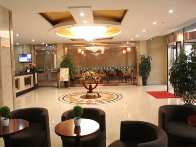 GreenTree Inn ZhangJiaKou XiaHuaYuan District XinChen Road Express Hotel