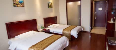 Rideaux occultants, fer et planche à repasser, Wi-Fi gratuit