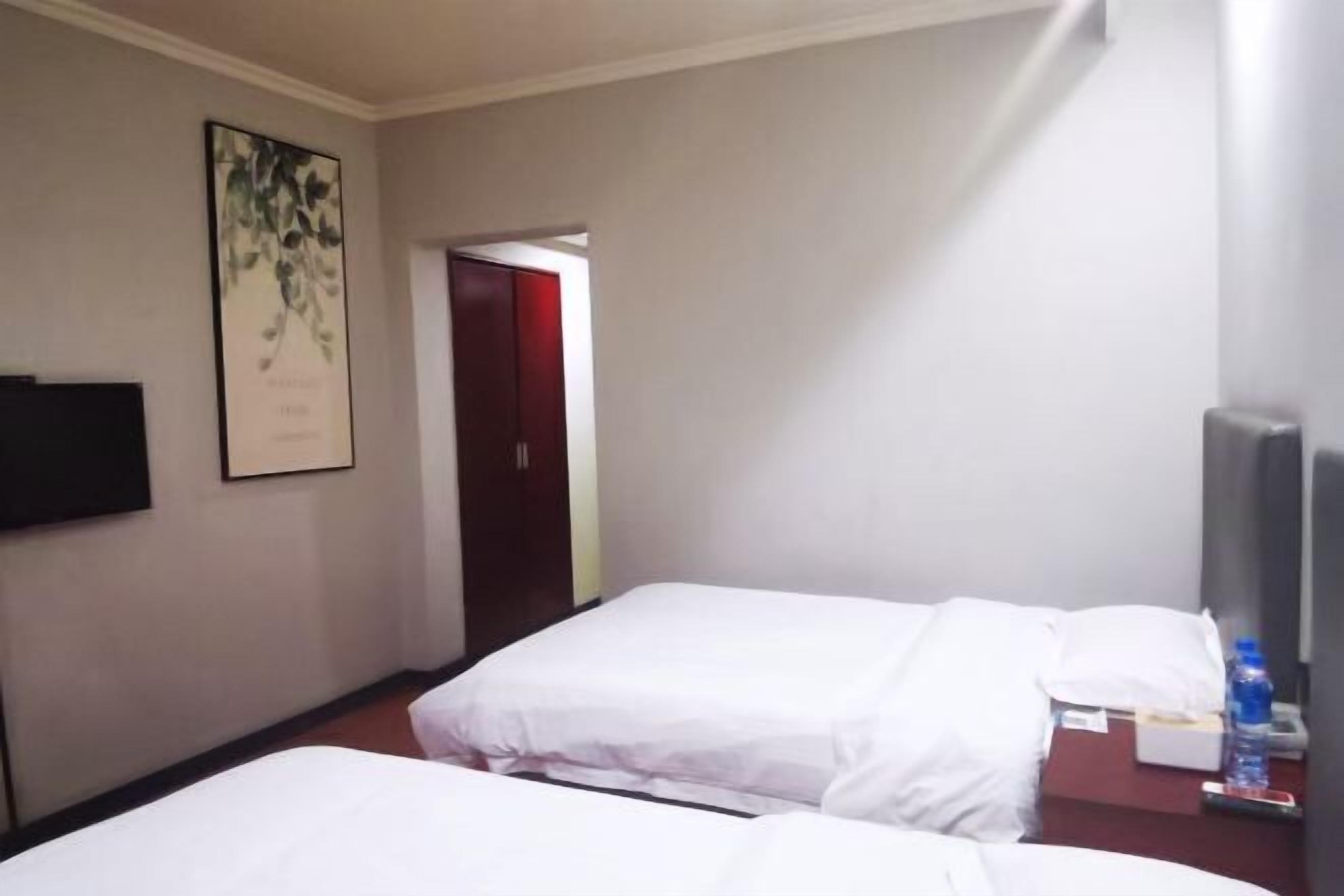 Blackout curtains, iron/ironing board, free WiFi