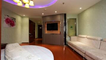 Pimennysverhot, silitysrauta/-lauta, ilmainen Wi-Fi