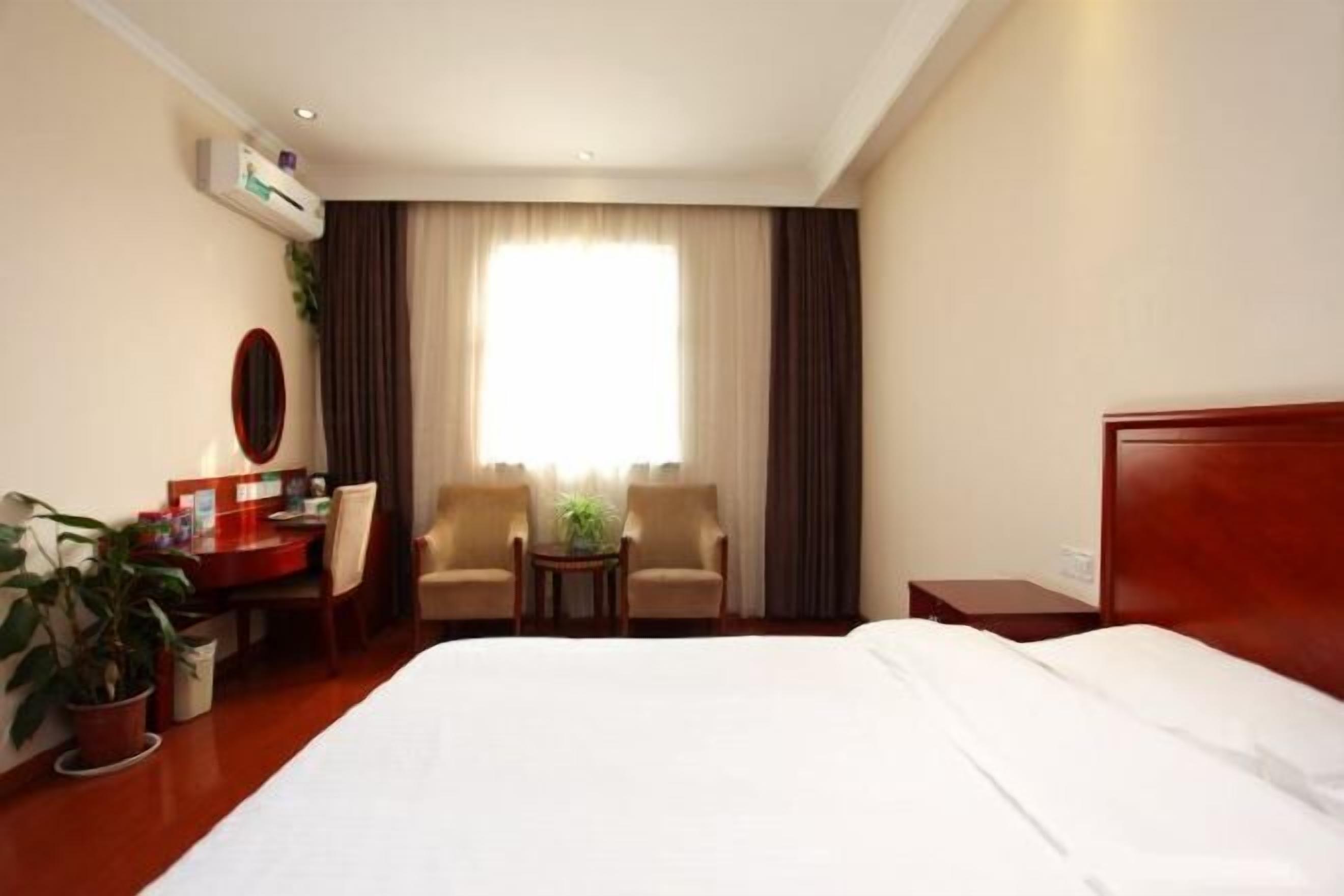 Blackout curtains, iron/ironing board, free WiFi