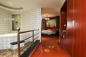 Cortinas blackout, tabla de planchar con plancha y wifi gratis 