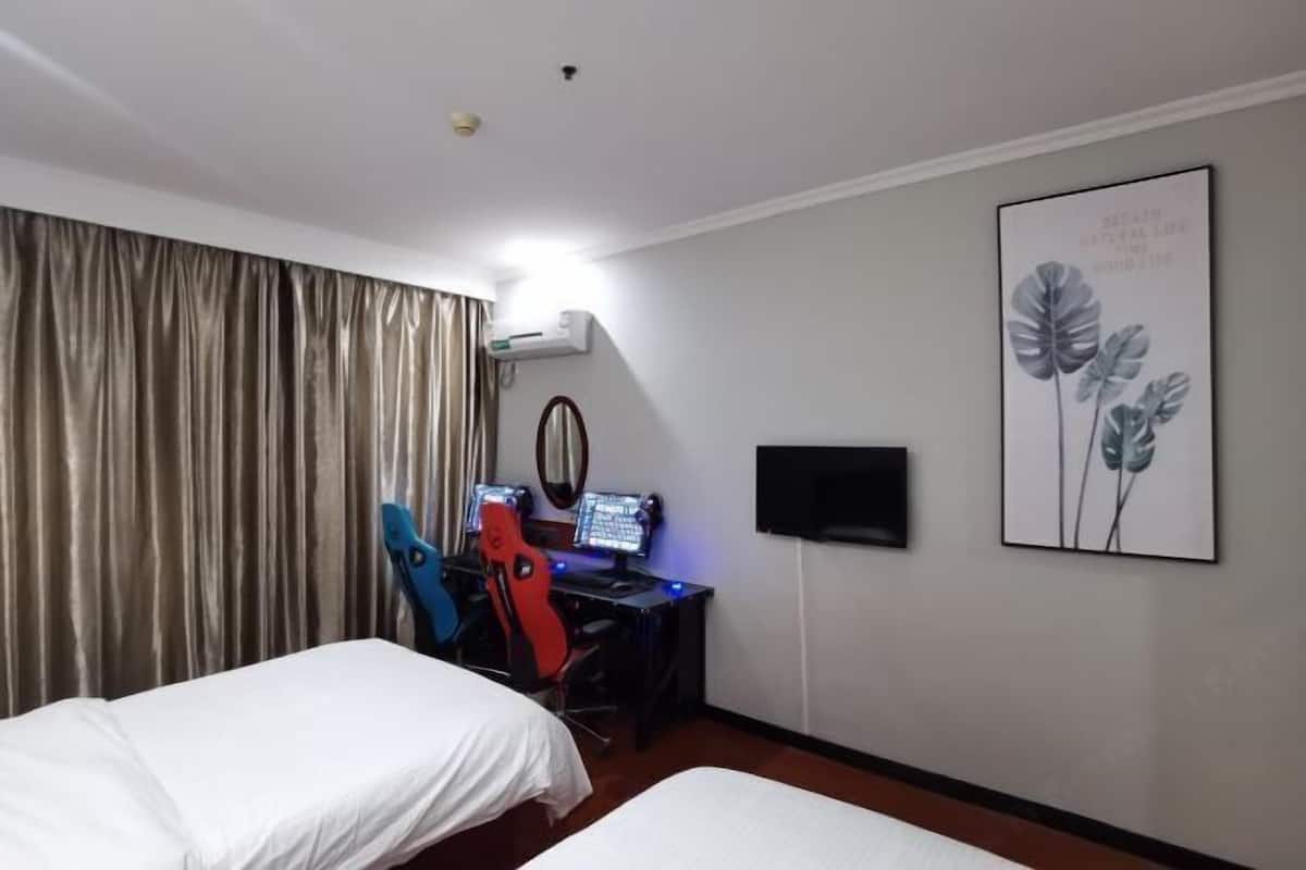 Cortinas blackout, tabla de planchar con plancha y wifi gratis