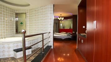 Cortinas blackout, tabla de planchar con plancha y wifi gratis