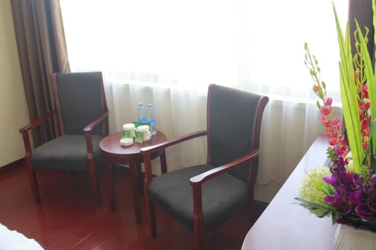 Blackout curtains, iron/ironing board, free WiFi