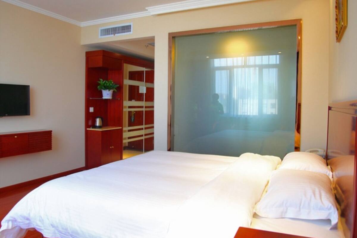 Cortinas opacas, tabla de planchar con plancha, wifi gratis