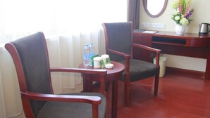 Blackout curtains, iron/ironing board (on request), free WiFi - GreenTree Inn AnQing TaiHu County East RenMin Road Cultural Expo Park Express Hotel (Anqing)