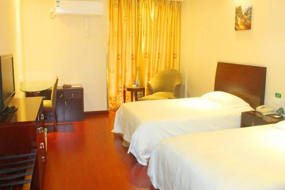 In-room safe, blackout drapes, iron/ironing board, free WiFi
